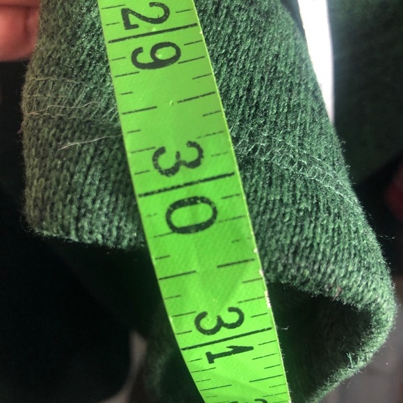 Mens Green Sweater. NEW. Size 2X. Devon and Jones.
New with tag. - Picture 4 of 10